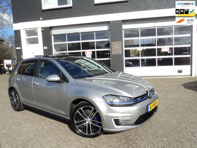Volkswagen Golf 1.4 TSI GTE Pano Leer Camera Stoelverwarming